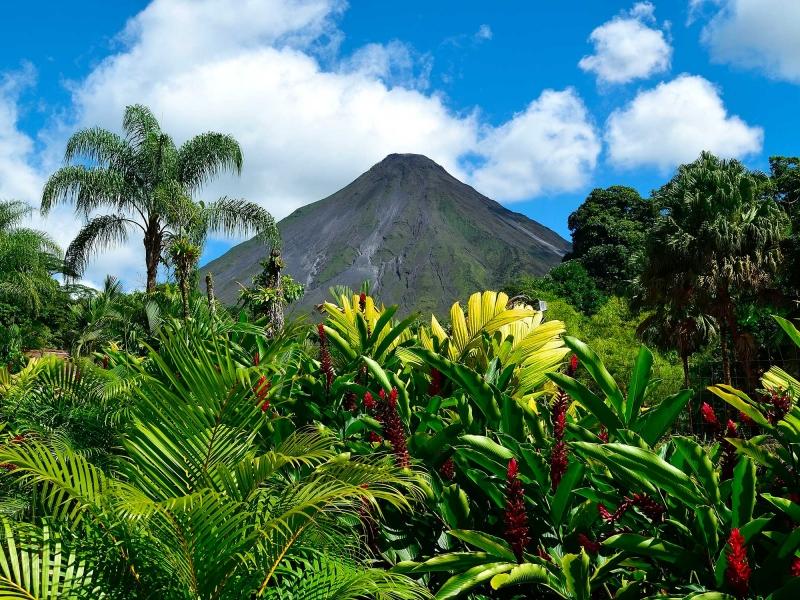 Volcán Arenal y paisaje natural de Costa Rica