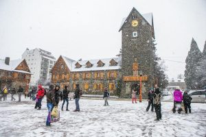 Centro Cívico de Bariloche durante el invierno