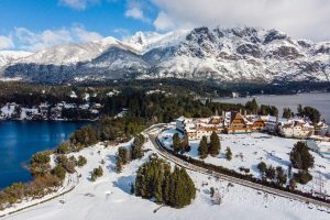 Circuito Chico en Bariloche con lago y montañas