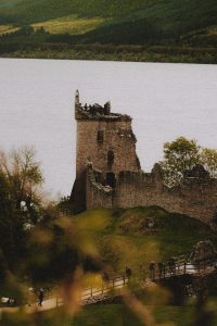 Lago Ness en las Highlands de Escocia