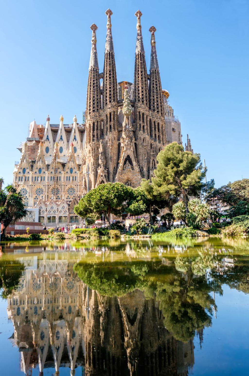 Basílica de la Sagrada Familia en Barcelona, obra maestra de Gaudí.