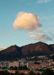 Bogotá Colombia Cerro de Monserrate y paisaje urbano AROMAS DE COLOMBIA, CON EJE CAFETERO