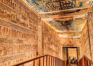 Interior de una tumba del Valle de los Reyes en Egipto