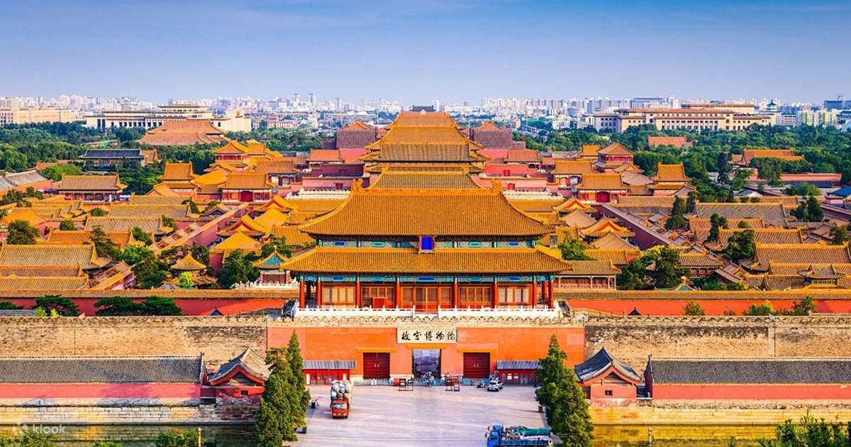 Ciudad Prohibida de Beijing con sus tradicionales edificios y techos dorados