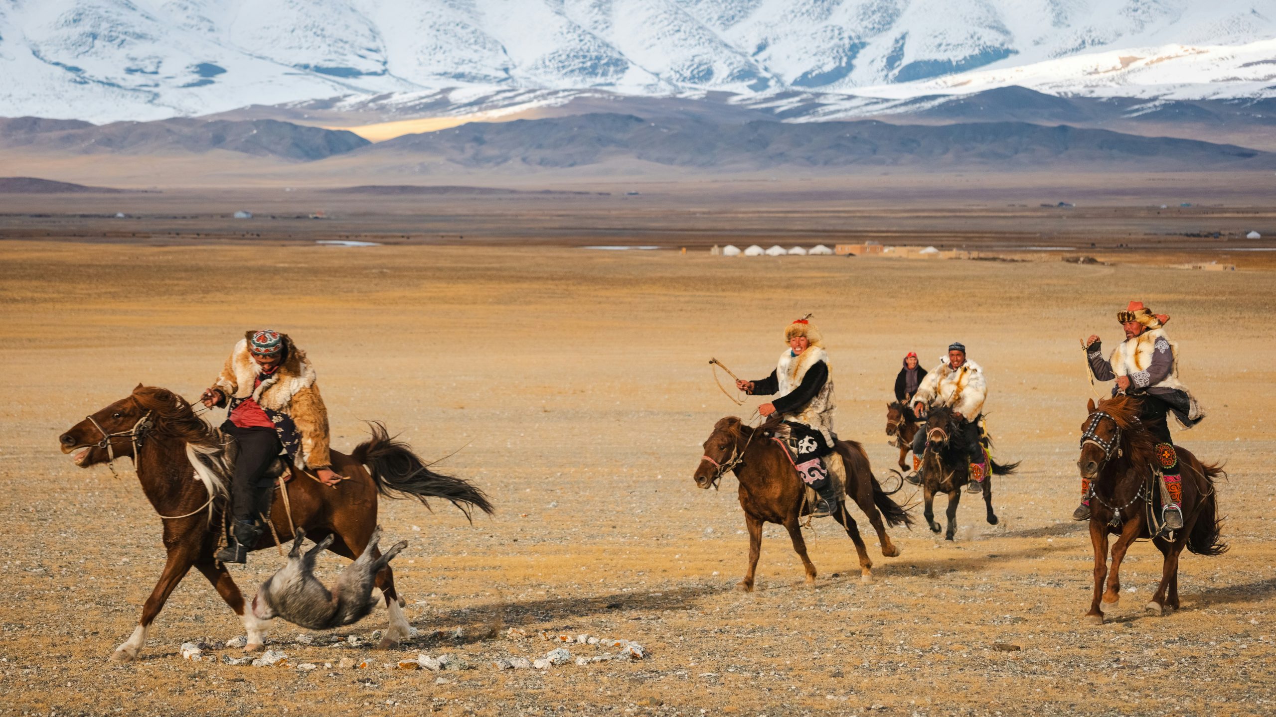 Viaje a Mongolia Desierto Gengis Kahn en español campamentos nomades desde Uruguay Mac Travel Viajes