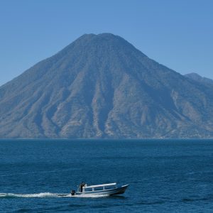 Viaje a Guatemala Lago Atitlan Volcanes Ruta Maya acompañado desde Montevideo Mac Travel Viajes